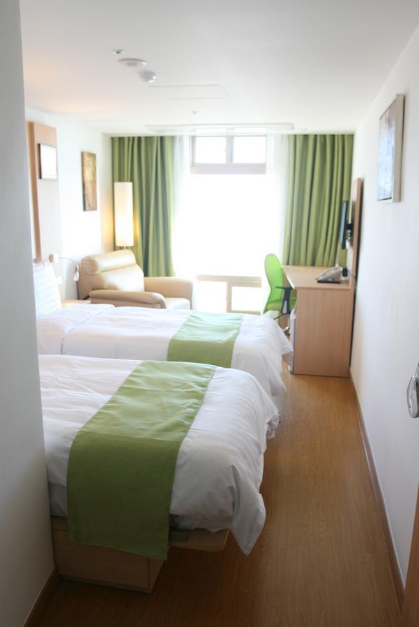 Gunsan Apple Tree Hotel Buitenkant foto