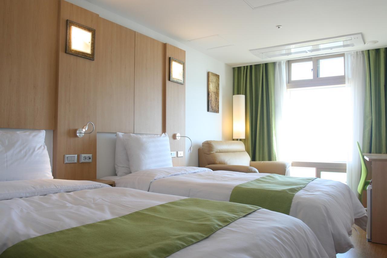 Gunsan Apple Tree Hotel Buitenkant foto