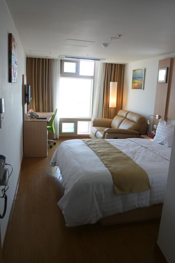 Gunsan Apple Tree Hotel Buitenkant foto