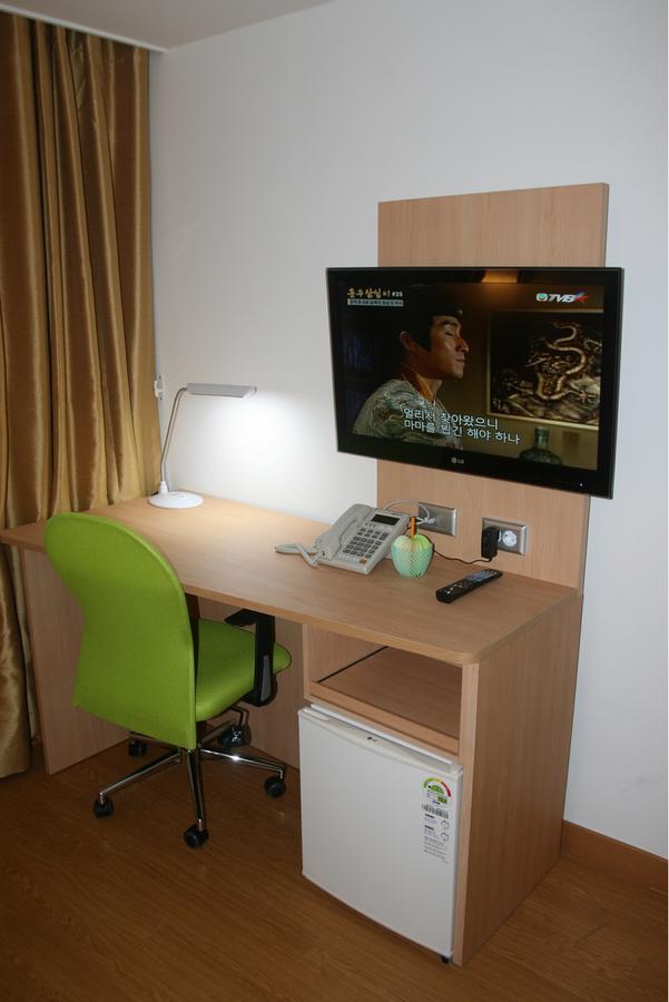 Gunsan Apple Tree Hotel Buitenkant foto