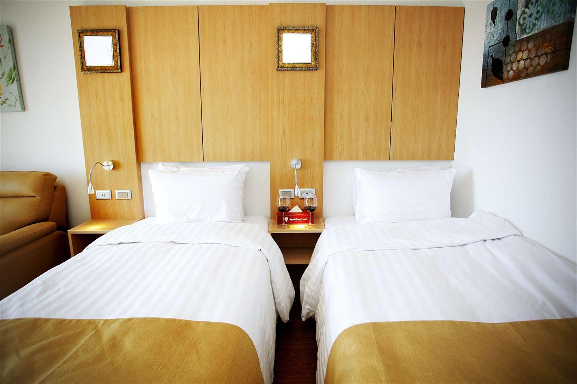 Gunsan Apple Tree Hotel Buitenkant foto