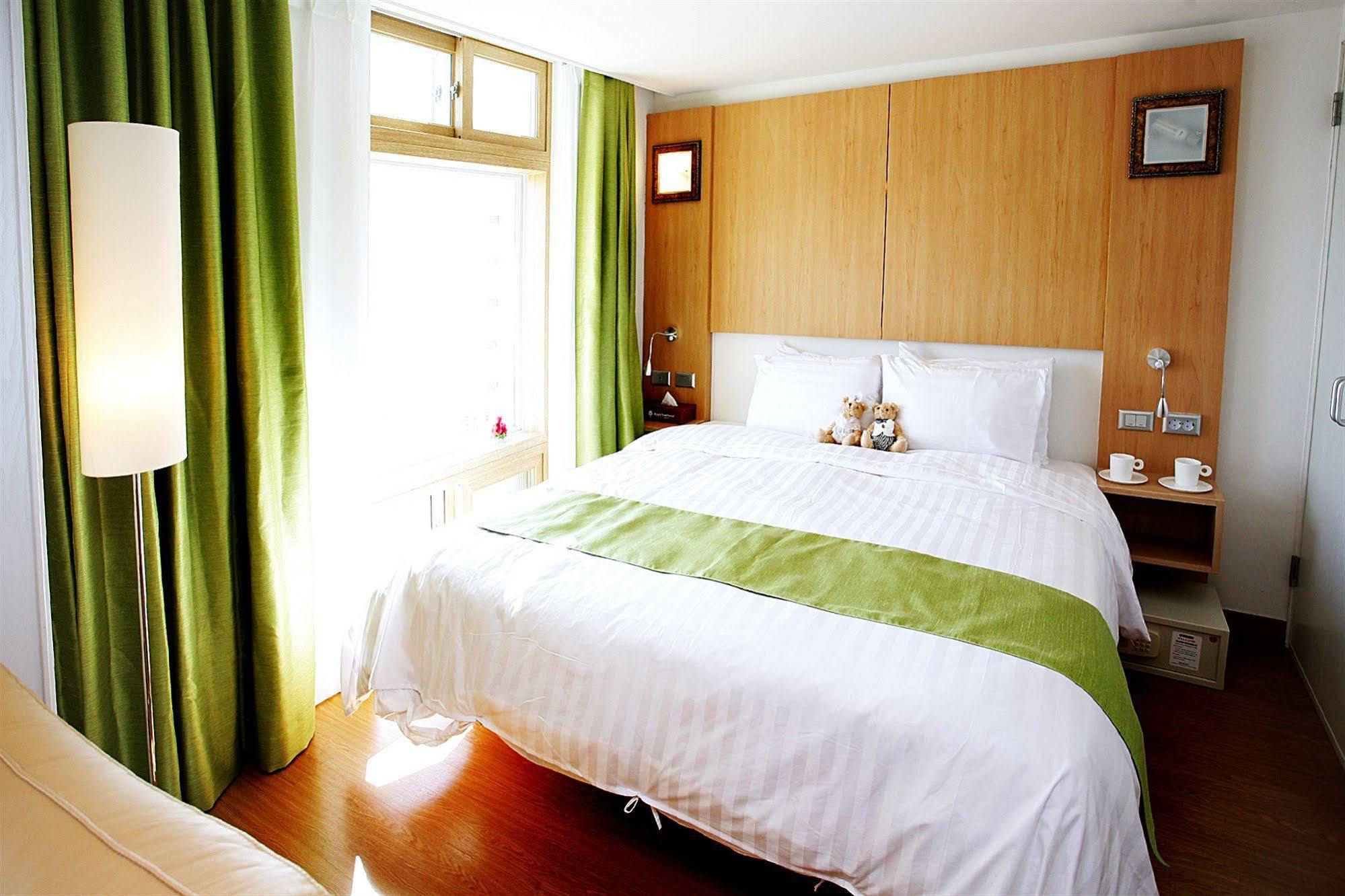 Gunsan Apple Tree Hotel Buitenkant foto